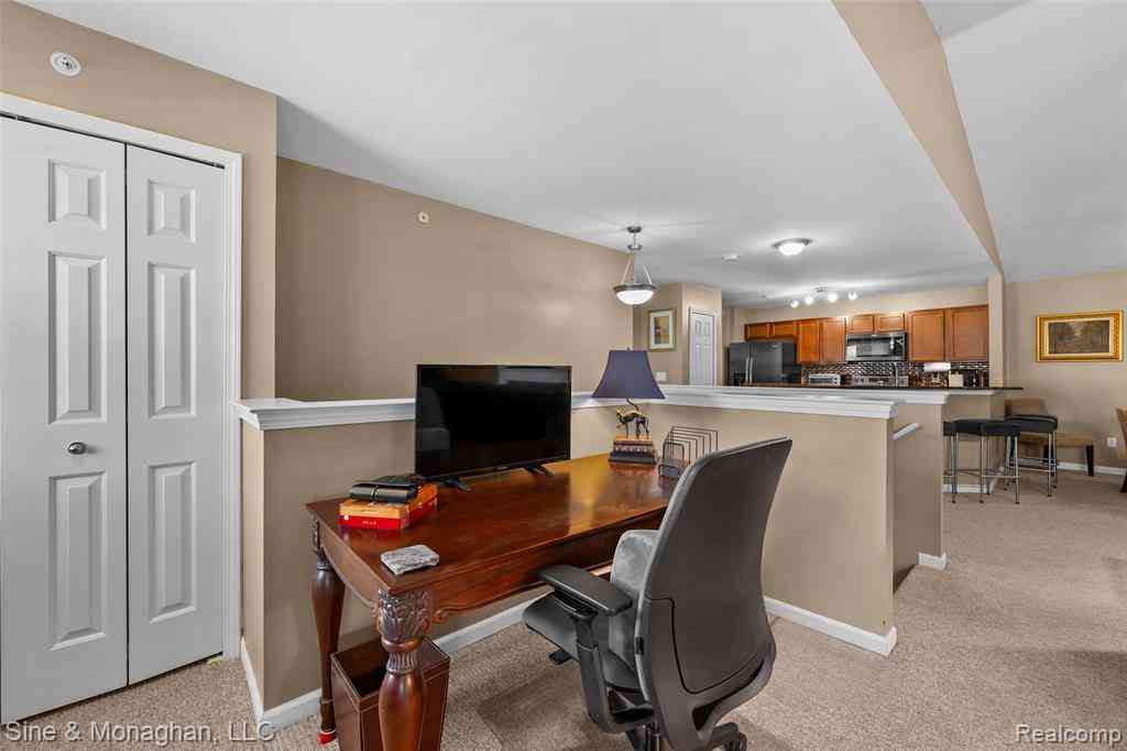 Condo For Sale - 29782 Fox Run Circle <br/> Warren, MI 48092