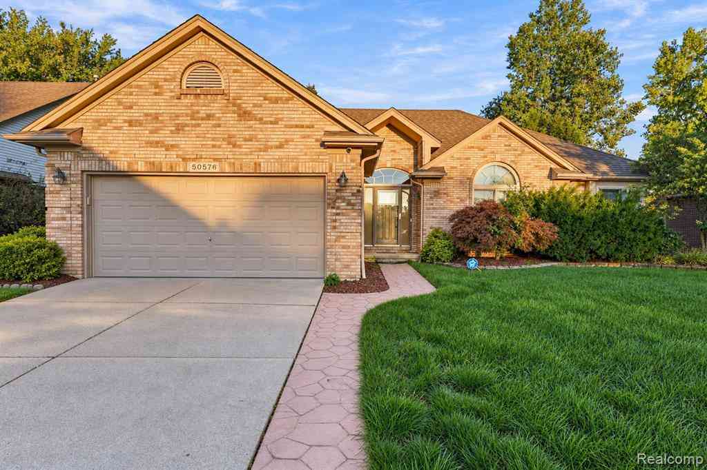 Homes For Sale - 50576 Commons Drive <br/> Macomb County, Macomb, MI 48042