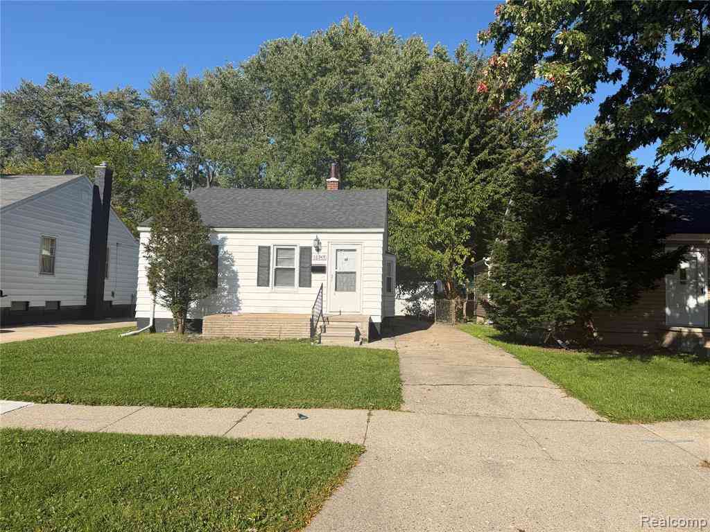 Homes For Sale - 18949 Washtenaw Street <br/> Harper Woods, MI 48225