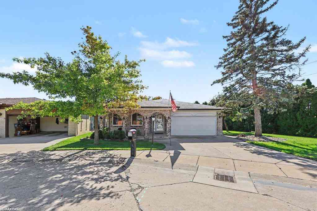 Condo For Sale - 16306 E Hill Drive <br/> Macomb County, Macomb, MI 48044