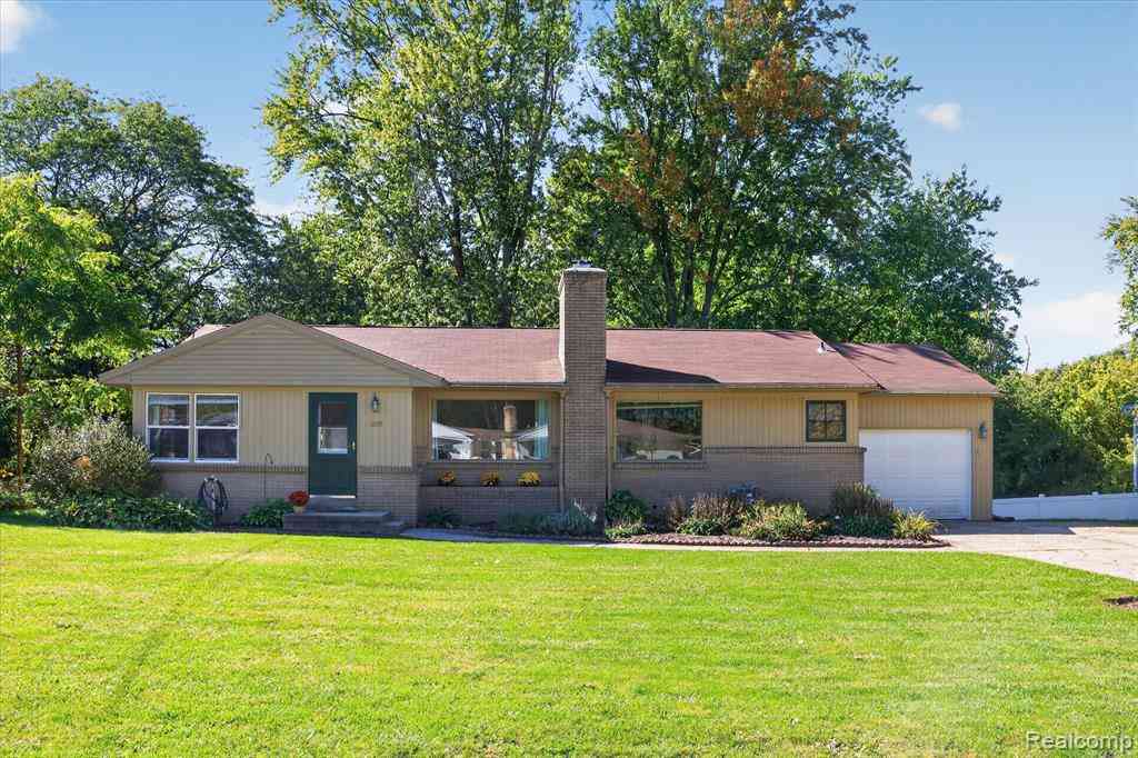 Homes For Sale - 1295 Meadowlane Drive Se SE<br/> Kentwood, MI 49508