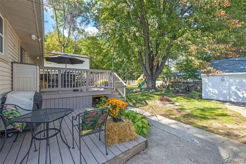 Homes For Sale - 33718 Barrington Street <br/> Wayne County, Westland, MI 48186