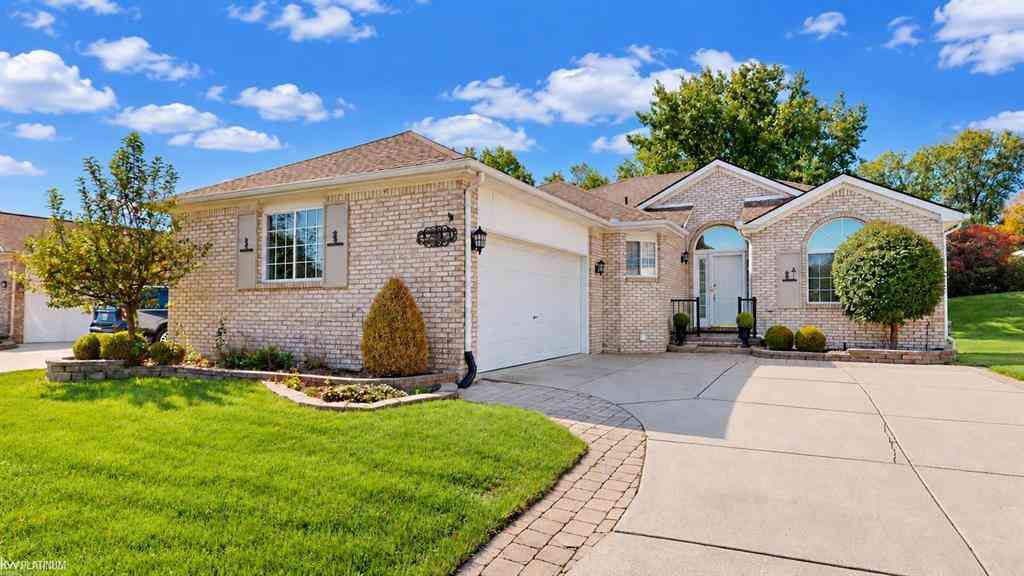 Condo For Sale - 42913 N Hampton Drive <br/> Sterling Heights, MI 48314
