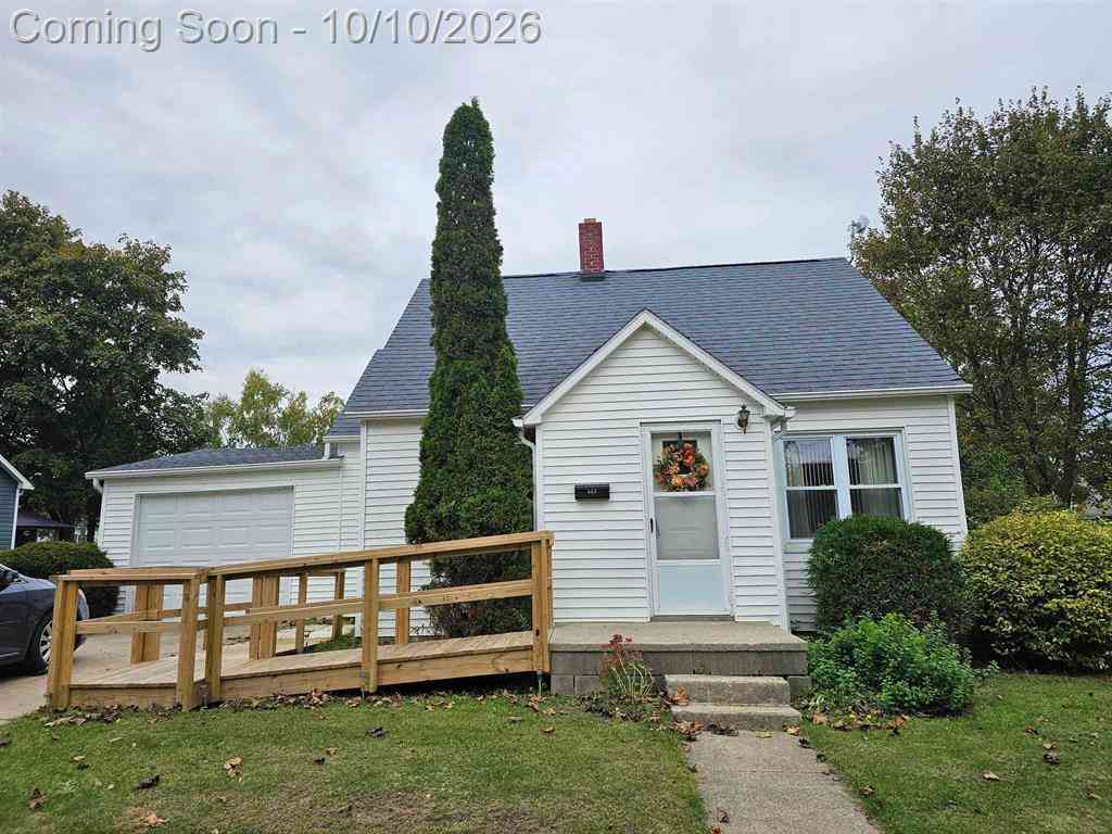 Homes For Sale - 527 S 1st Street <br/> Harbor Beach, MI 48441