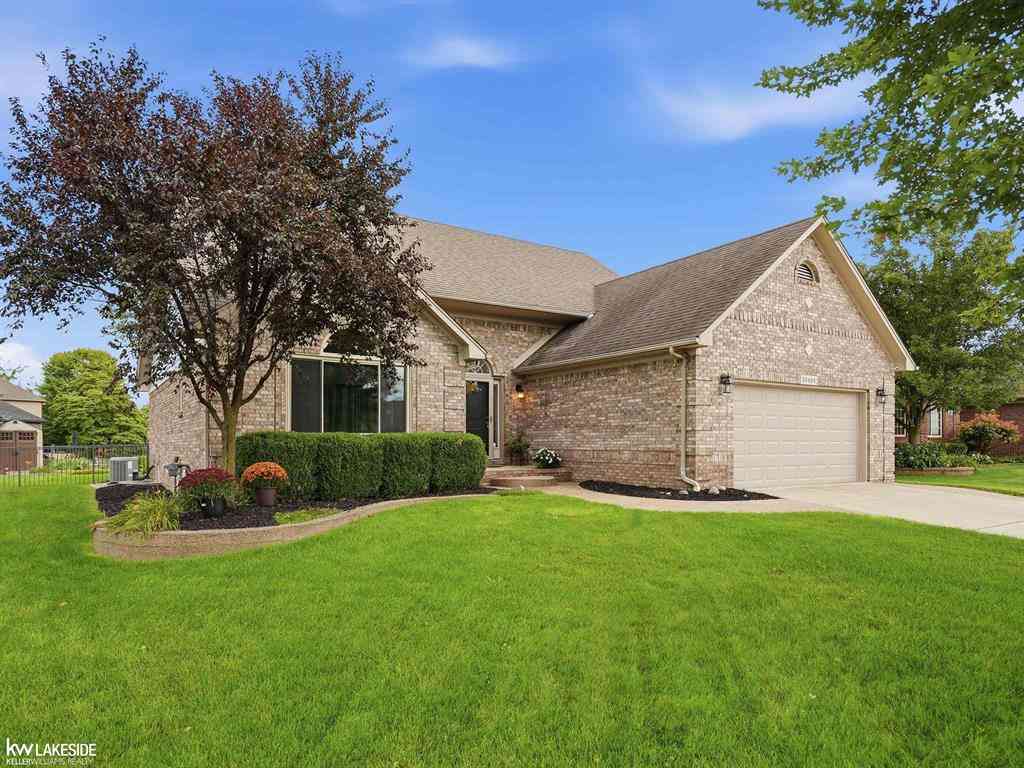 Homes For Sale - 50494 Commons Drive <br/> Macomb County, Macomb, MI 48042