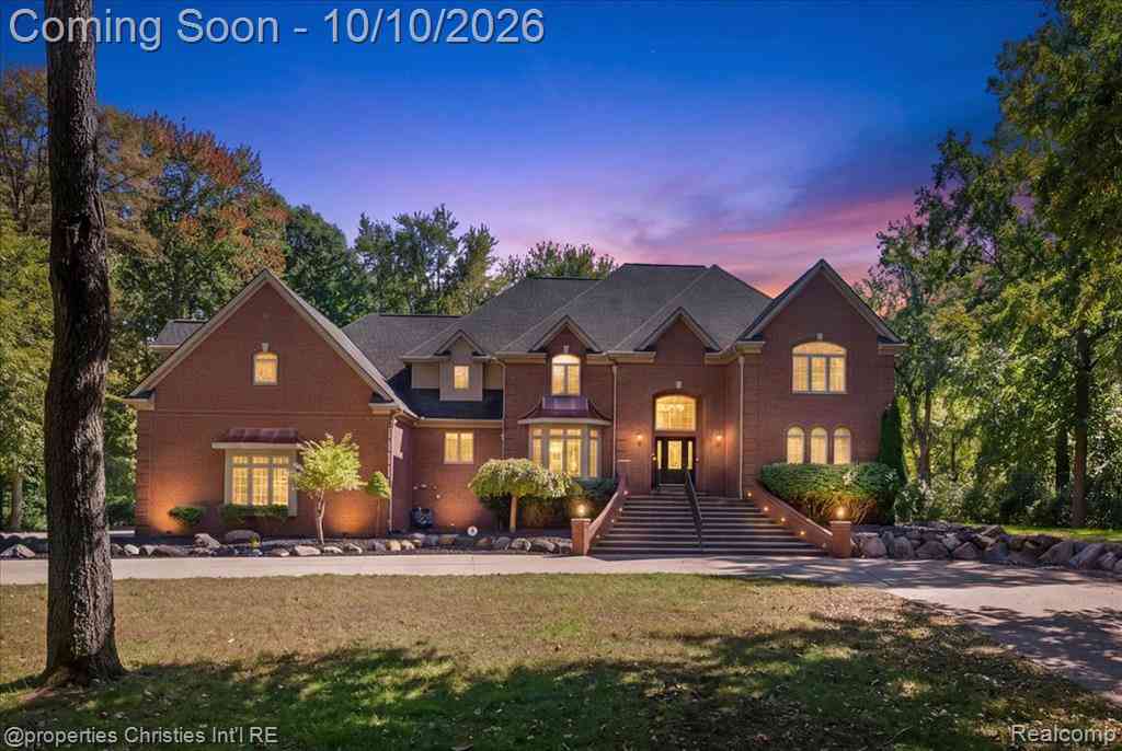 Homes For Sale - 6986 Montgomery Drive <br/> Macomb County, Shelby Twp, MI 48316