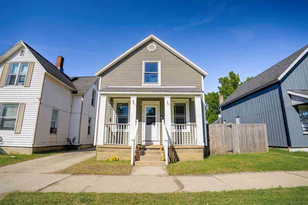 Homes For Sale - 51 E 18th Street <br/> Holland, MI 49423