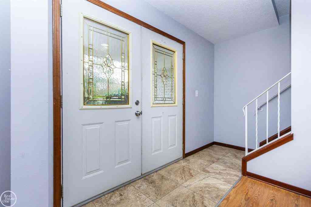Homes For Sale - 33614 Lakeview Drive <br/> Macomb County, Chesterfield, MI 48047