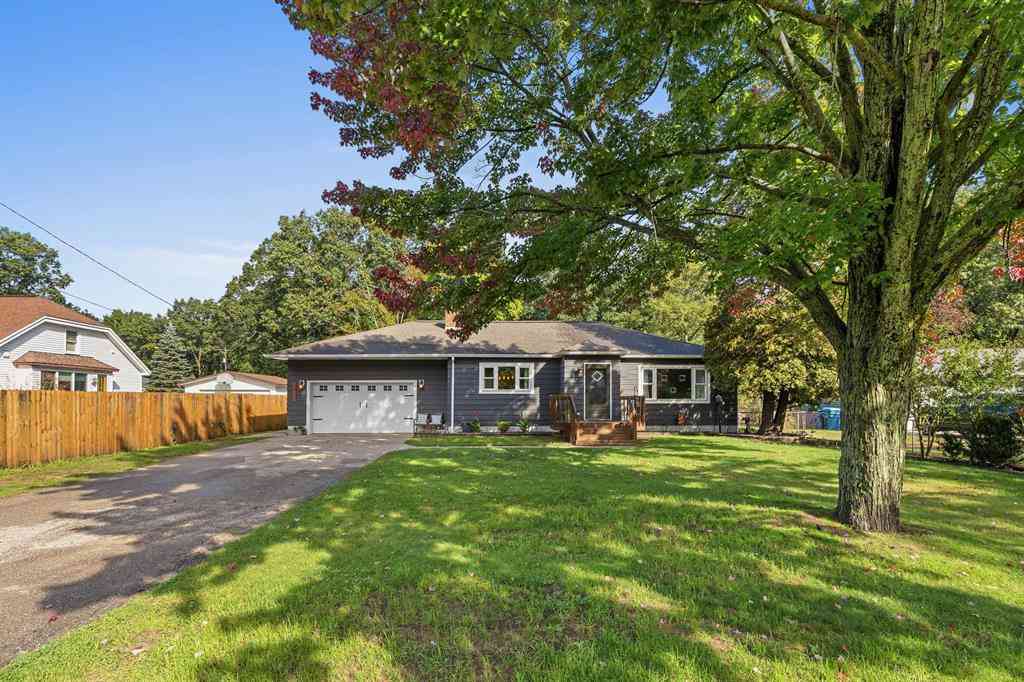 Homes For Sale - 15691 Pruin Street <br/> Ottawa County, Spring Lake, MI 49456