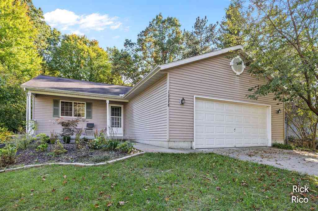 Homes For Sale - 12378 Holmden Drive Ne NE<br/> Rockford, MI 49341