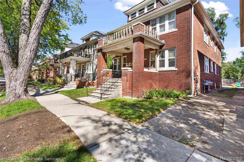 Homes For Rent - 860 Nottingham Road <br/> Grosse Pointe Park, MI 48230