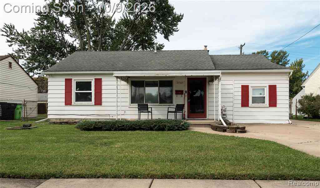 Homes For Sale - 27321 Academy Street <br/> Macomb County, Roseville, MI 48066