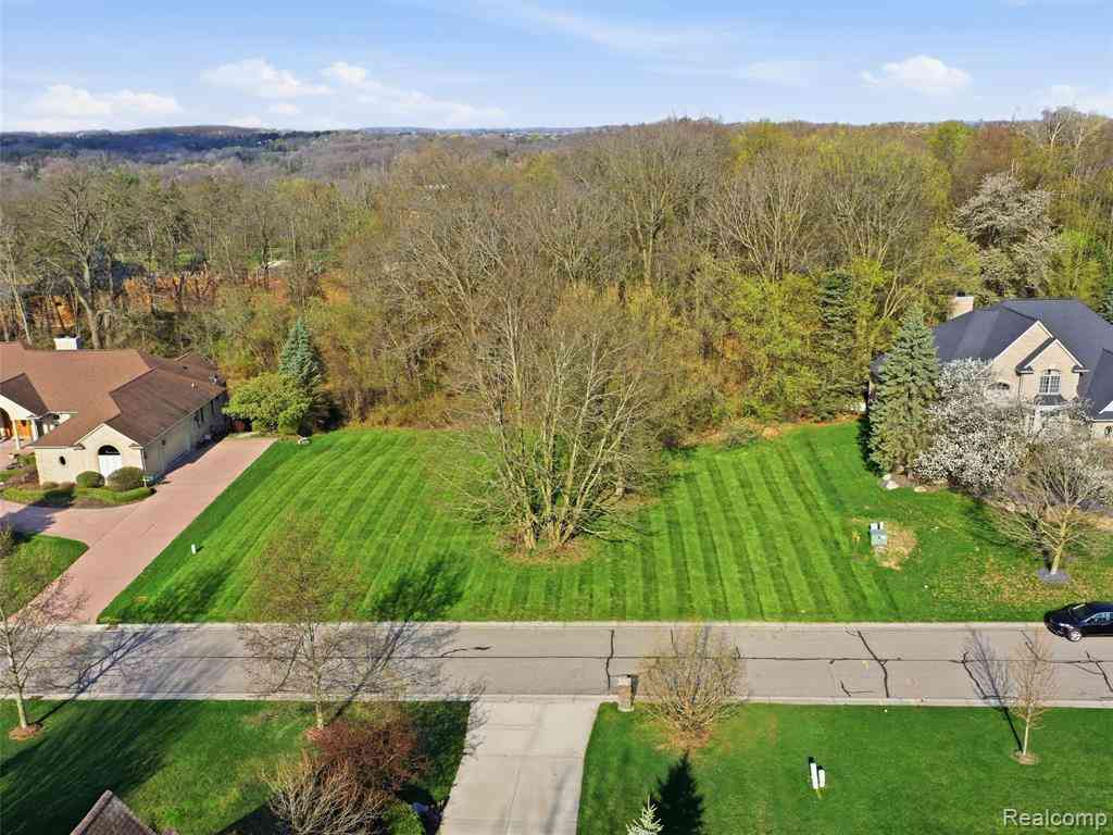 Vacant Land For Sale - 4710 Woodland Hills Drive <br/> Rochester, MI 48306