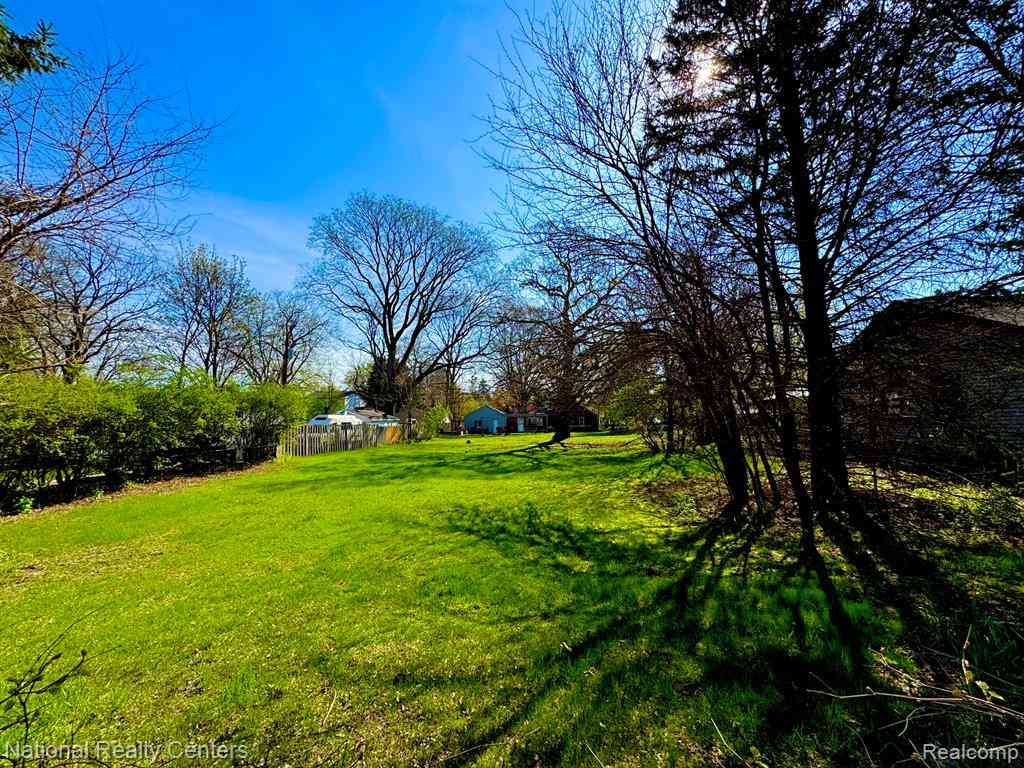 Vacant Land For Sale - 0000 E Colwell Street Street W W<br/> Farmington Hills, MI 48336
