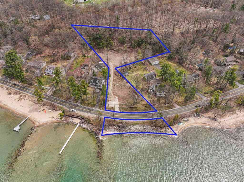 Vacant Land For Sale - 9006 Peninsula Drive <br/> Grand Traverse County County, Traverse City, MI 49686