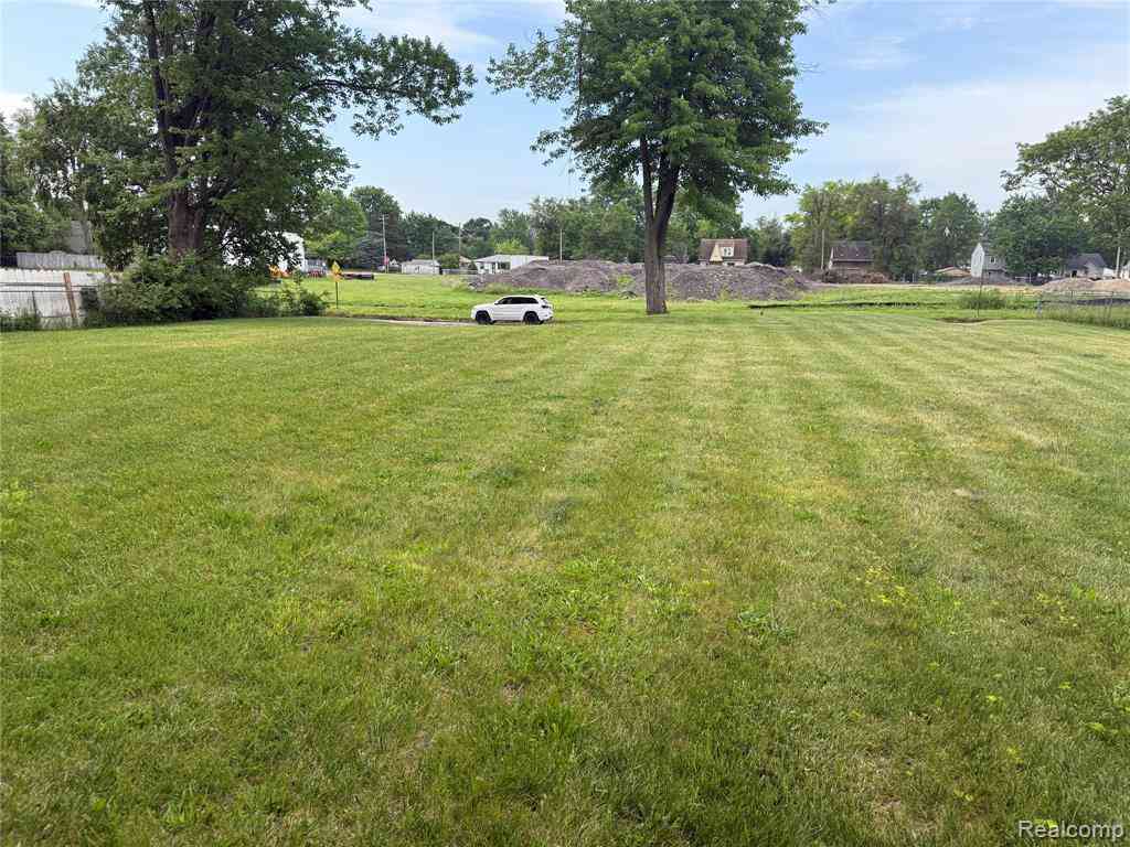 Vacant Land For Sale - 69 E Ann Arbor Avenue <br/> Pontiac, MI 48340