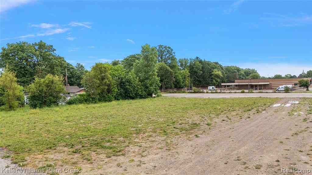 Vacant Land For Sale - 4403 Davison Road <br/> Genesee County, Burton, MI 48509