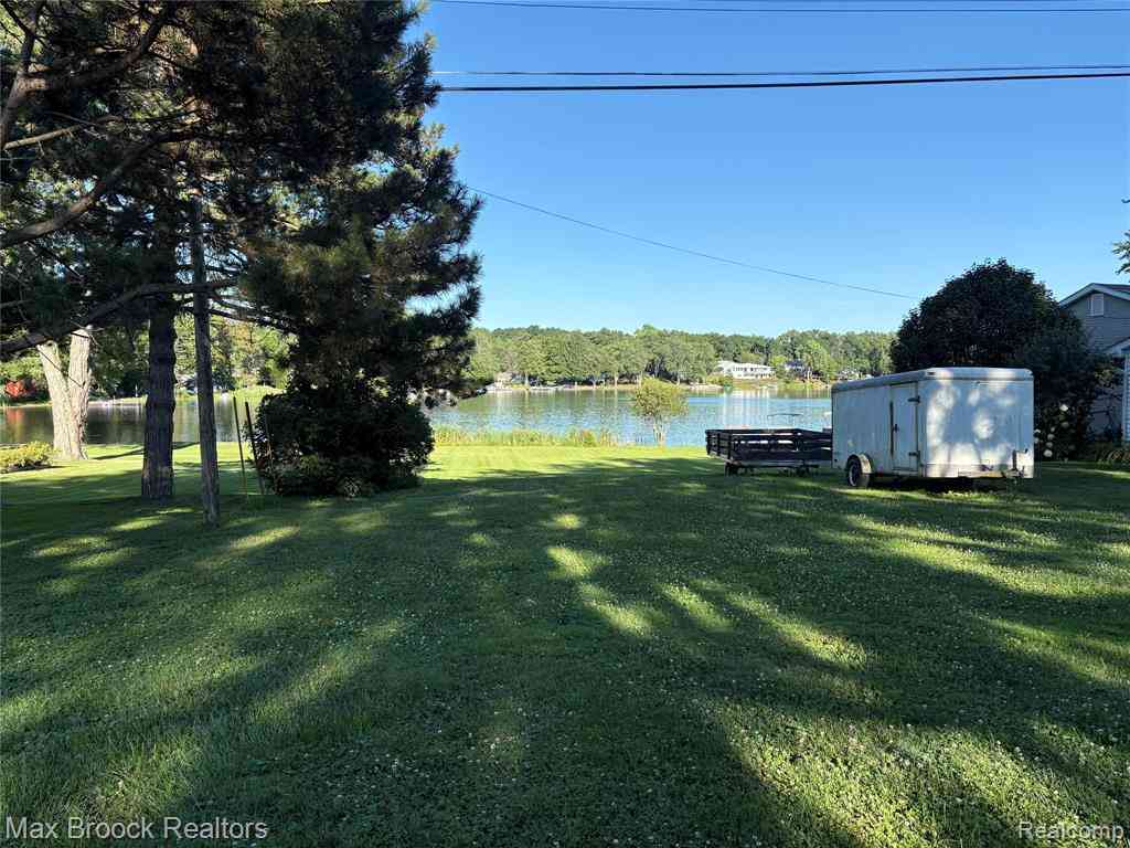 Vacant Land For Sale - 1105 Pinecrest Drive <br/> Oakland County, White Lake, MI 48386