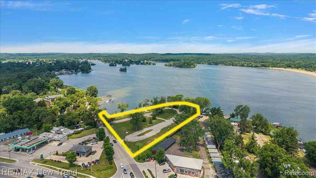 Vacant Land For Sale - 8300 Pontiac Lake Road <br/> Oakland County, White Lake, MI 48386