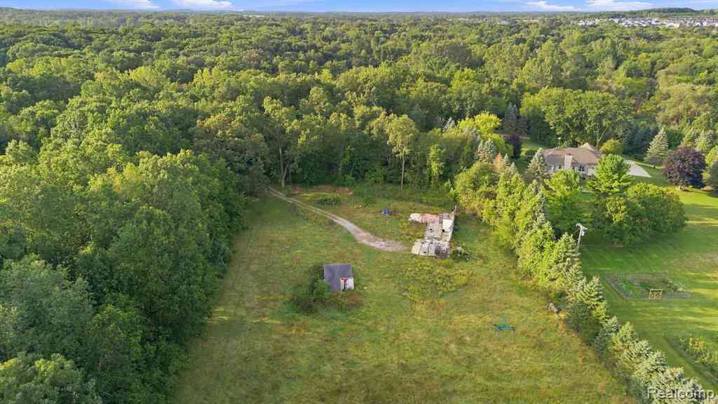 Vacant Land For Sale - 700 W Maple Road <br/> Oakland County, Milford, MI 48381