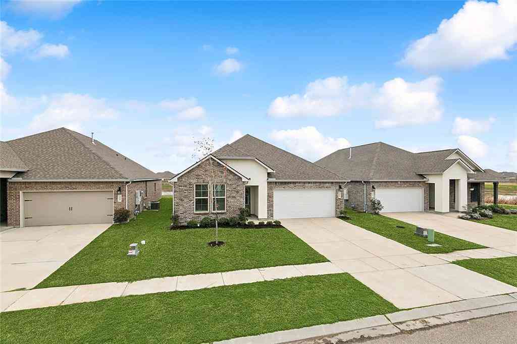 Homes For Sale - 5554 Grand Springs Road<br/> Slidell, LA 70461