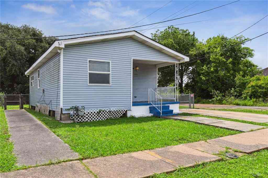 Homes For Sale - 4601 Reynes Street<br/> New Orleans, LA 70126