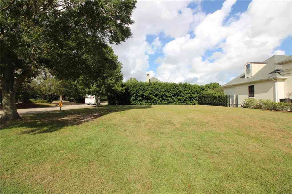 Vacant Land For Sale - 2 Bear Creek Drive<br/> New Orleans, LA 70131