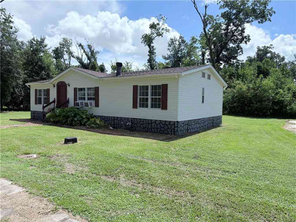 Homes For Sale - 130 Daffodil Street<br/> Mount Airy, LA 70076