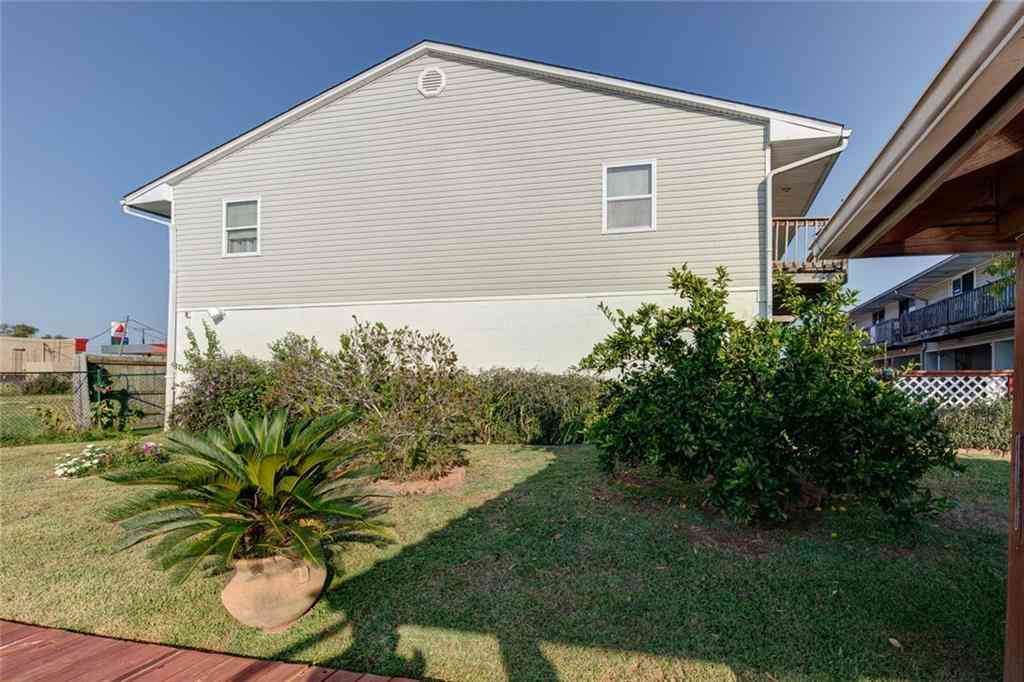 Condo For Rent - 4650 Pontchartrain Drive #T<br/> Slidell, LA 70458