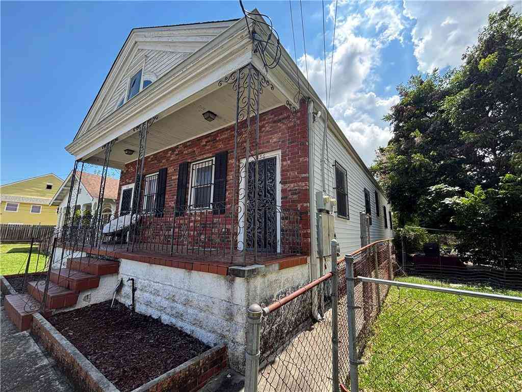 Homes For Sale - 1556 N Tonti Street<br/> New Orleans, LA 70119