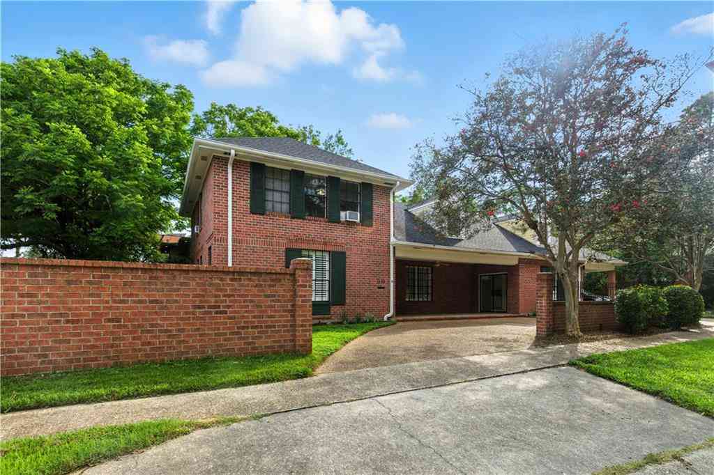 Homes For Sale - 2142 Calhoun Street<br/> New Orleans, LA 70118