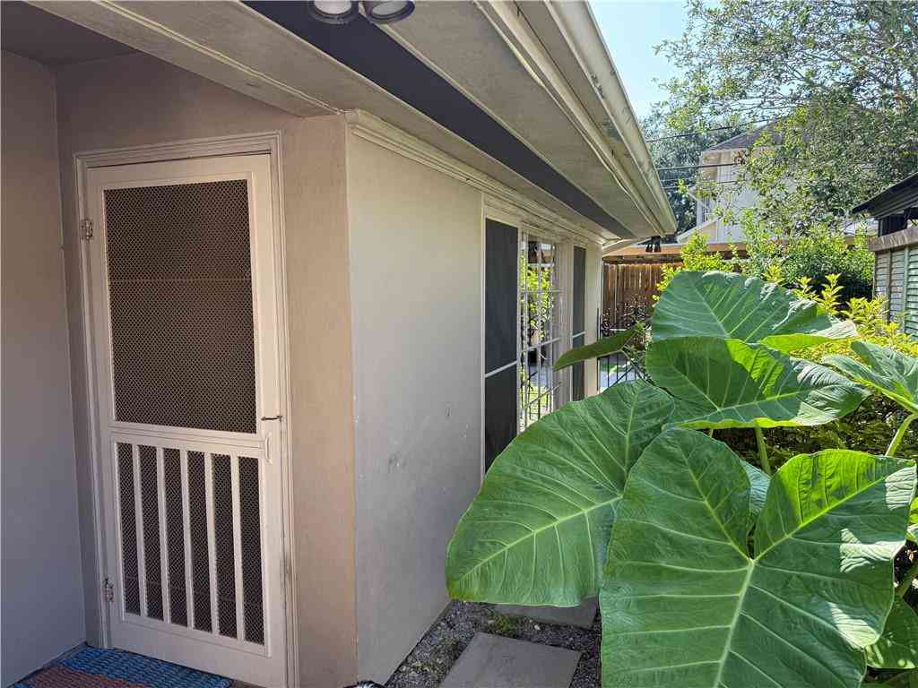 Homes For Rent - 6335 Prytania Street<br/> New Orleans, LA 70118