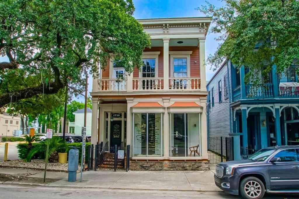 Multifamily For Rent - 1716 St. Charles Avenue #A<br/> New Orleans, LA 70130