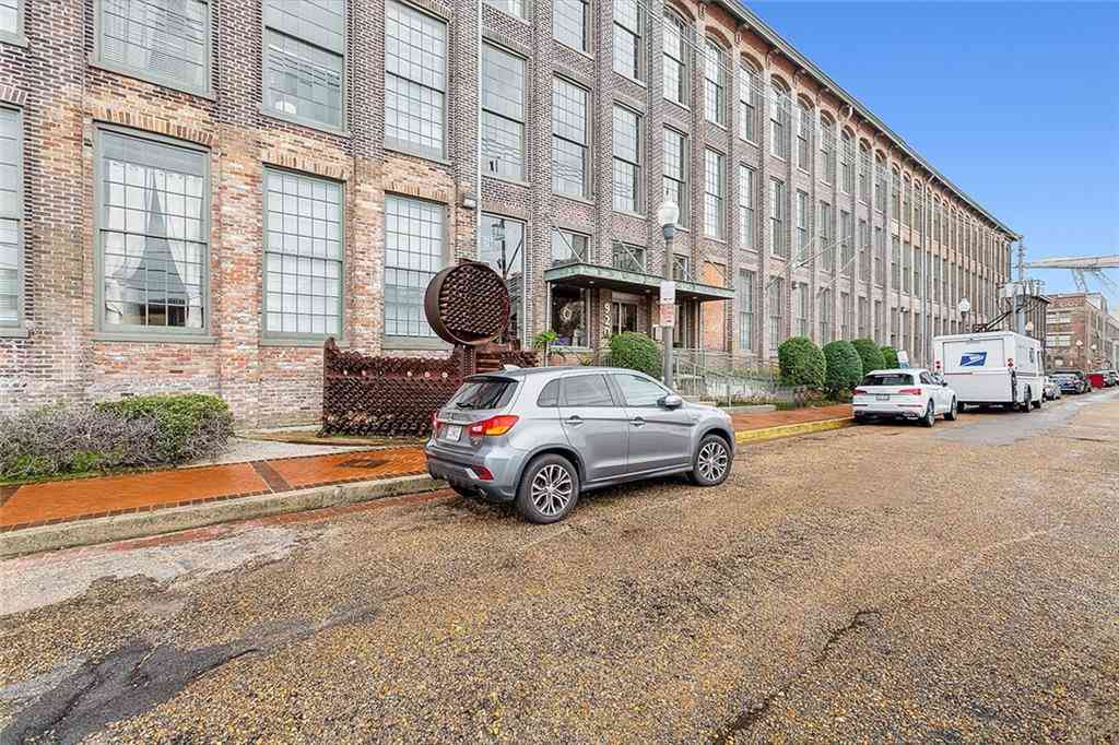 Condo For Rent - 920 Poeyfarre Street #303<br/> New Orleans, LA 70130
