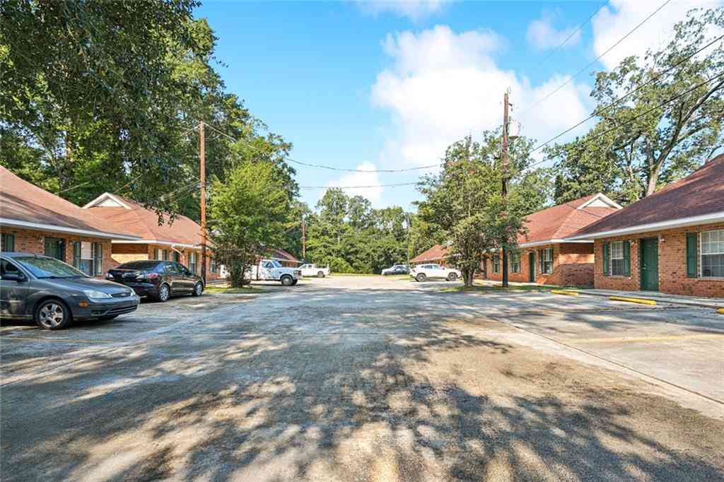 Homes For Sale - 16405 Amour Drive<br/> Ponchatoula, LA 70454