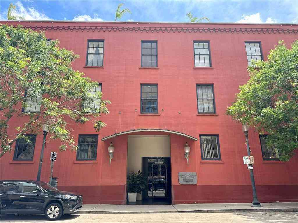 Condo For Rent - 330 Julia Street #205<br/> New Orleans, LA 70130