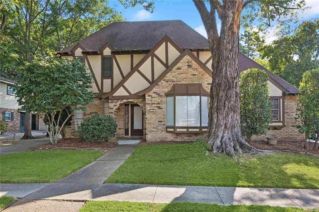 Homes For Sale - 28 Grand Canyon Drive<br/> New Orleans, LA 70131