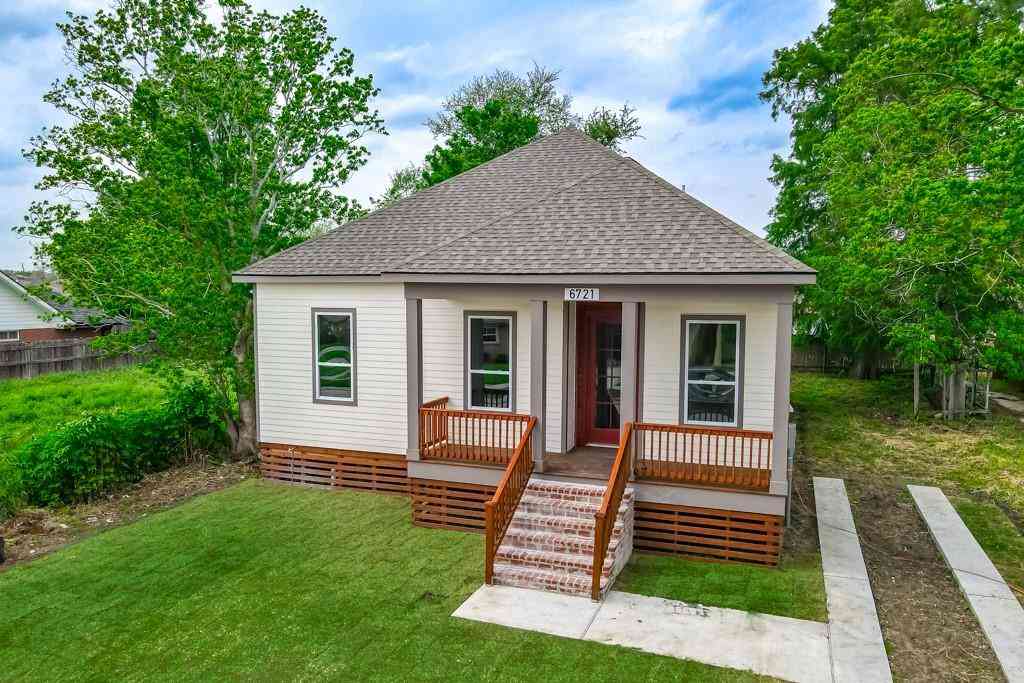Homes For Sale - 6721 Manchester Street<br/> New Orleans, LA 70126