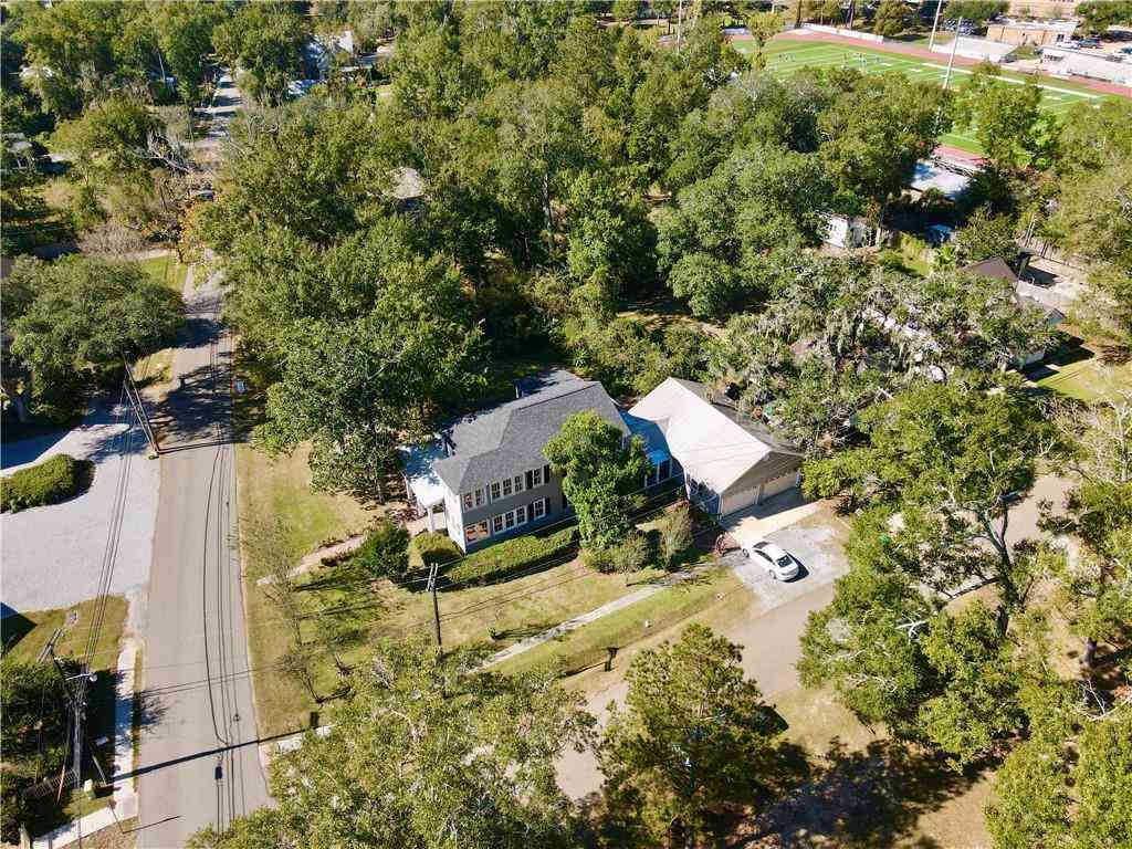 Homes For Sale - 813 S Jahncke Avenue<br/> Covington, LA 70433