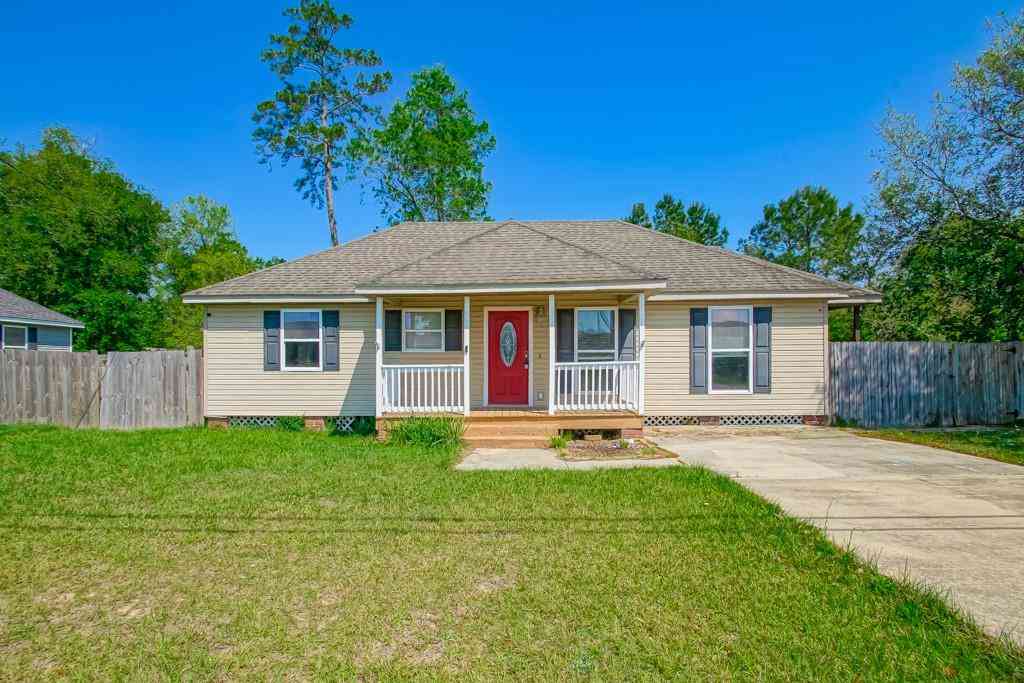 Homes For Sale - 21365 Southern Pines Boulevard<br/> Ponchatoula, LA 70454
