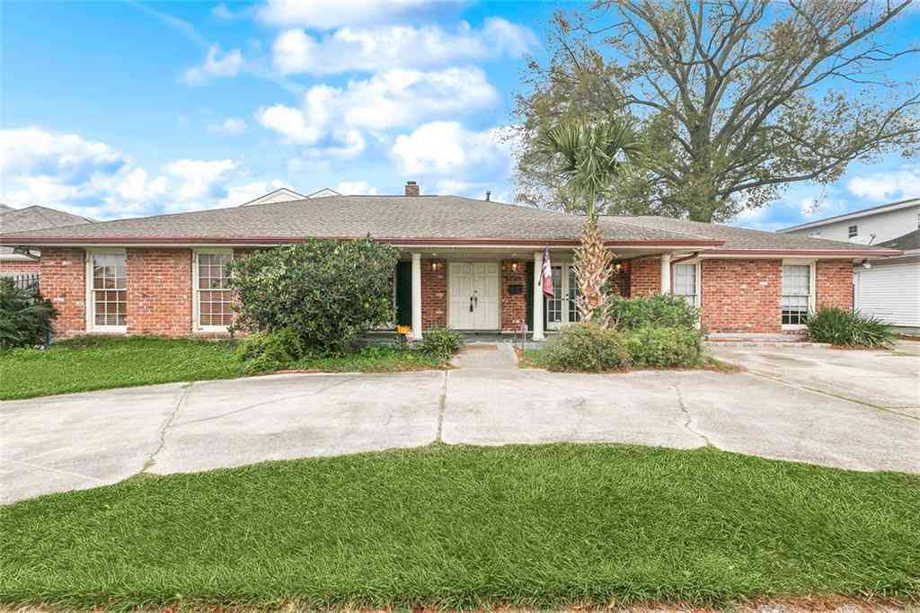 Homes For Sale - 5705 W Esplanade Avenue<br/> Metairie, LA 70003