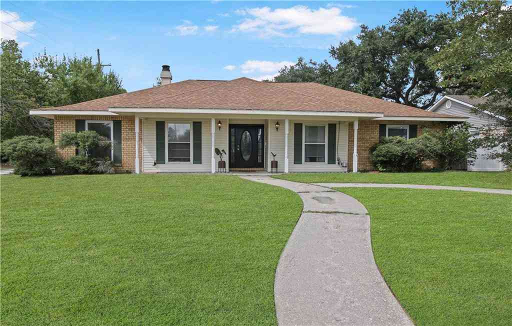 Homes For Sale - 500 Tanglewood Drive<br/> Slidell, LA 70458