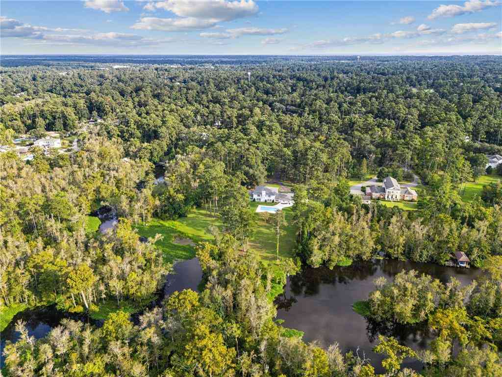Homes For Sale - 194 Belle Terre Boulevard<br/> Covington, LA 70433