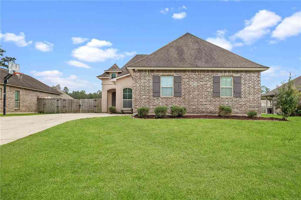 Homes For Sale - 23558 Haven Boulevard<br/> Ponchatoula, LA 70454