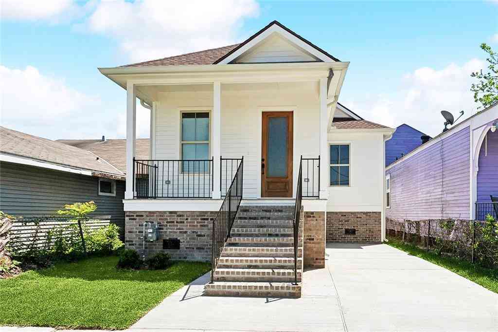 Homes For Sale - 606 Whitney Avenue<br/> New Orleans, LA 70114