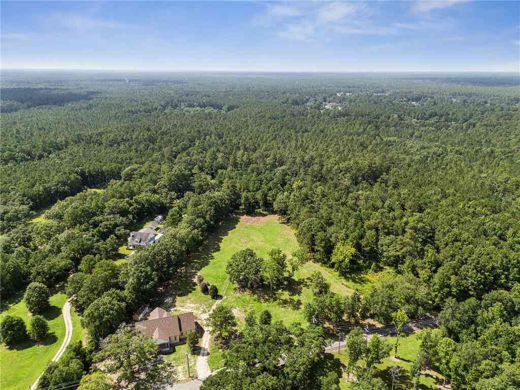 Homes For Sale - 23160 Lowe Davis Rd Road<br/> Covington, LA 70435