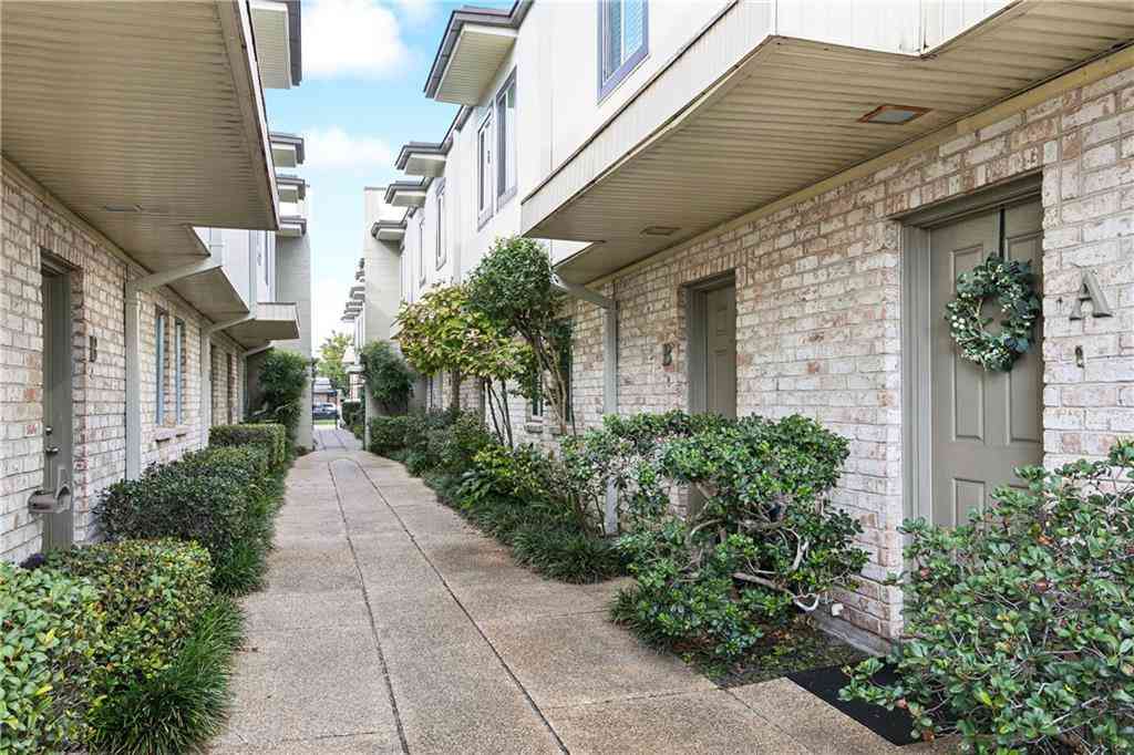 Condo For Sale - 3005 7th Street #C<br/> Metairie, LA 70001