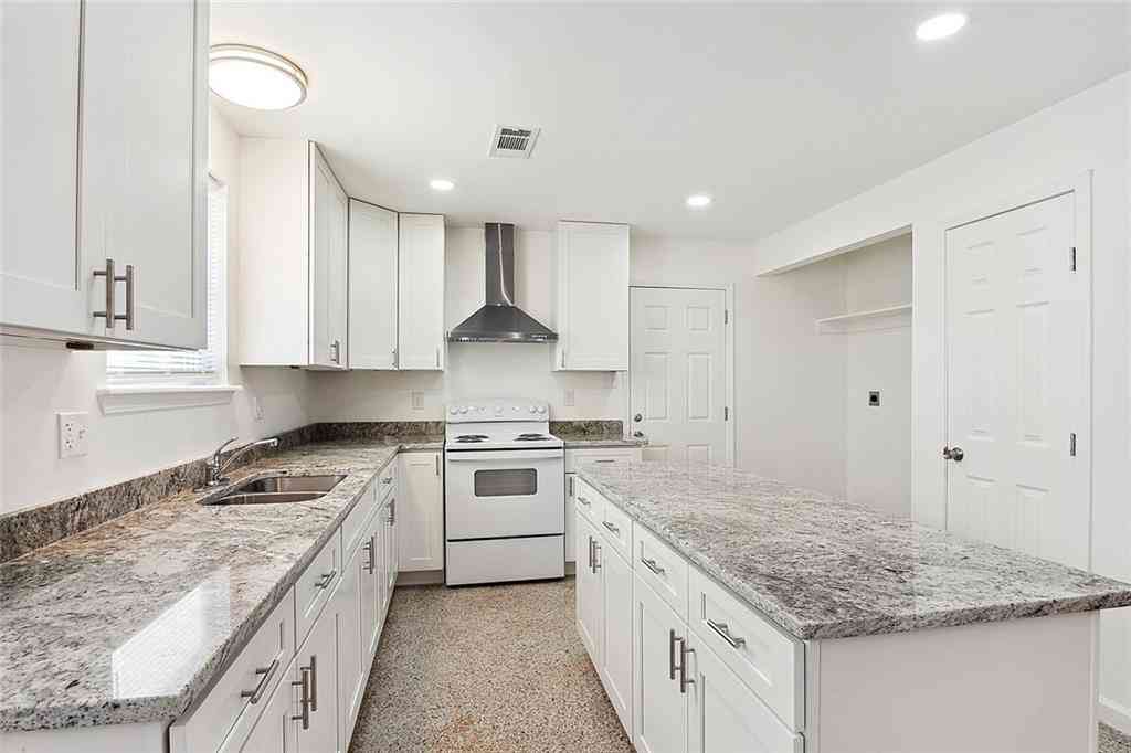 Multifamily For Rent - 7918-20 W Laverne Street<br/> New Orleans, LA 70126