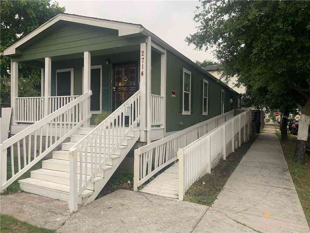 Homes For Sale - 2714 Danneel Street<br/> New Orleans, LA 70113