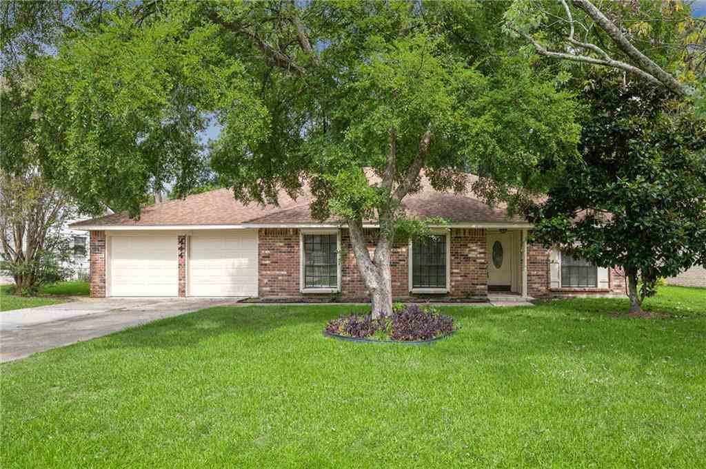 Homes For Sale - 444 Water Oak Lane<br/> Mandeville, LA 70471